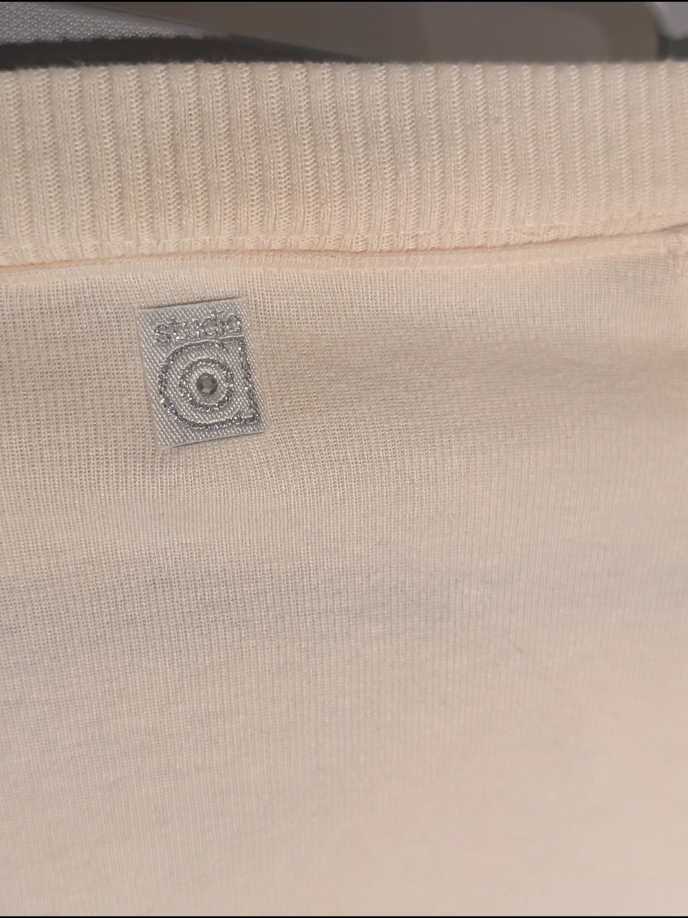 adidas Women’s Cream V-Neck Sweatshirt with Pink Logo - Picture 4 of 8